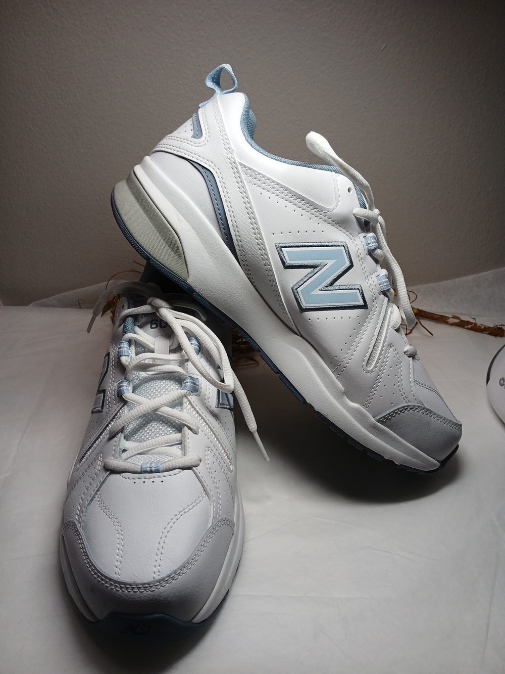 New Balance White with Light Blue Accent Women's Sz 11 Athletic Shoes